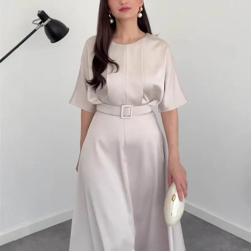 Automne 2025 OSATA T-shirts pour femmes avec longues ceintures taille haute jupe trapèze trajet Sle tissu polyester rond Ne ort Sl...