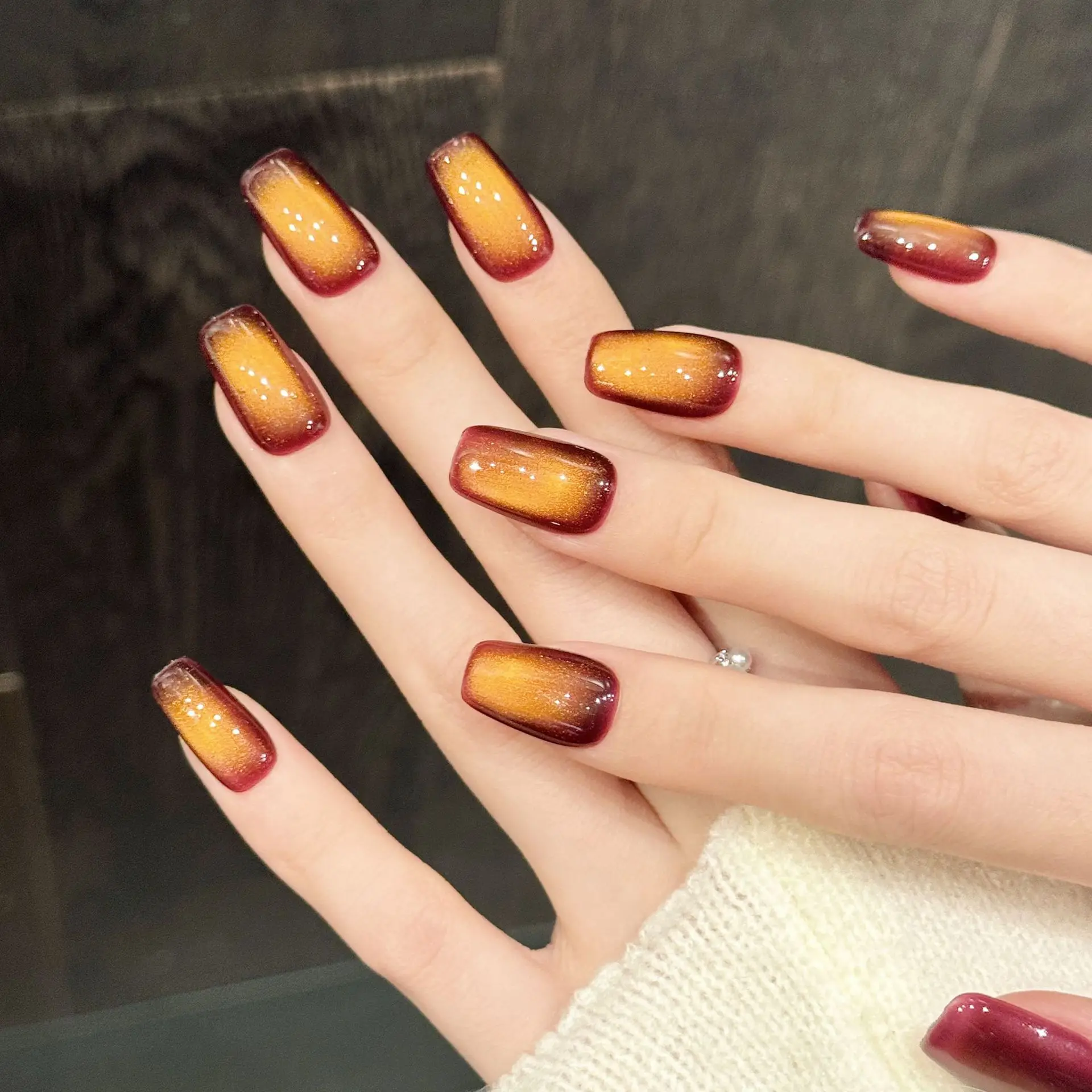 10개입 레드 오렌지 그라데이션 숏 래더 프레스온 네일 수제 인조 손톱 (4종 도구, 접착 네일 글루 탭 포함)