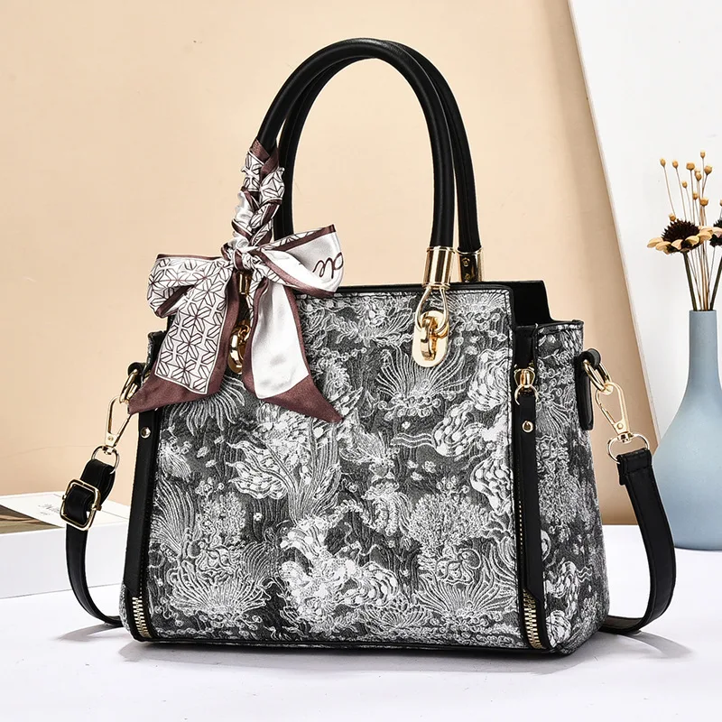 

Новинка 2023 года, роскошные женские сумки через плечо с вышивкой и ленточным принтом, цветные блоки, стильные сумки на одно плечо большой вместимости