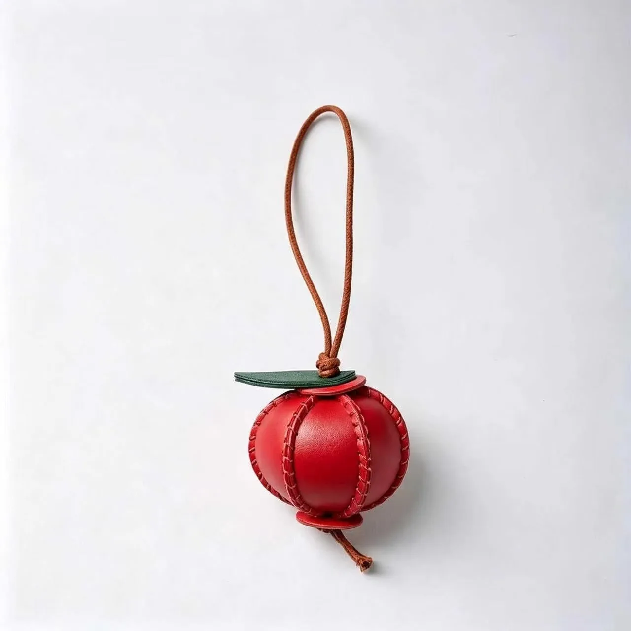 New leather fruit bag hanging, hand-sewn exquisite leather car keychain, pendant accessories, cute keychain.