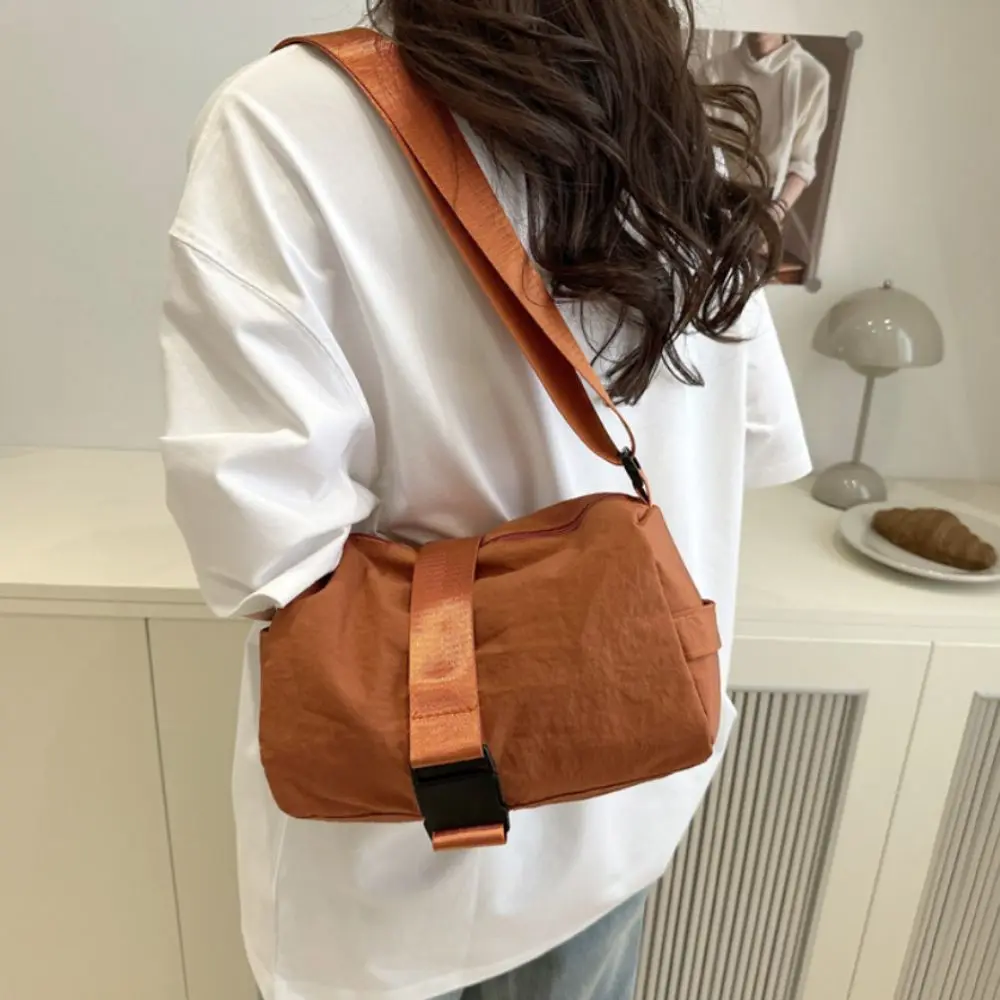 

Trendy Korean Crossbody Toast Bag Lightweight High Capacity Buckle Shoulder Bag Solid Color Adjustable Commuting Bag Student