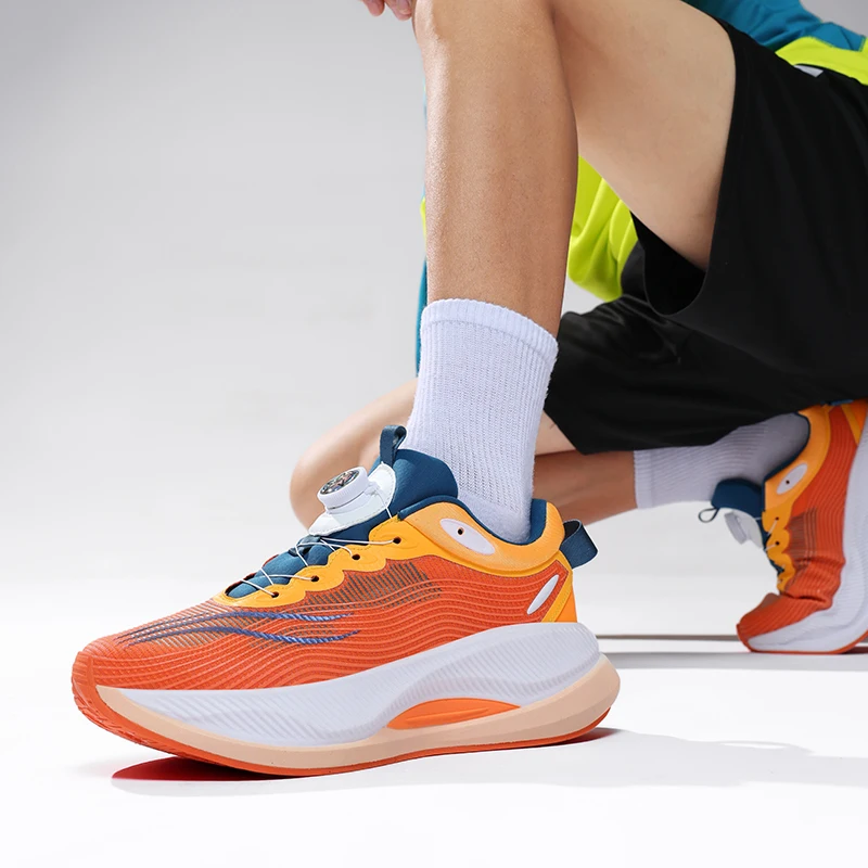 

Men's sports shoes four season fashion soft sole breathable outdoor anti slip Racing running shock-absorbing casual sports shoes