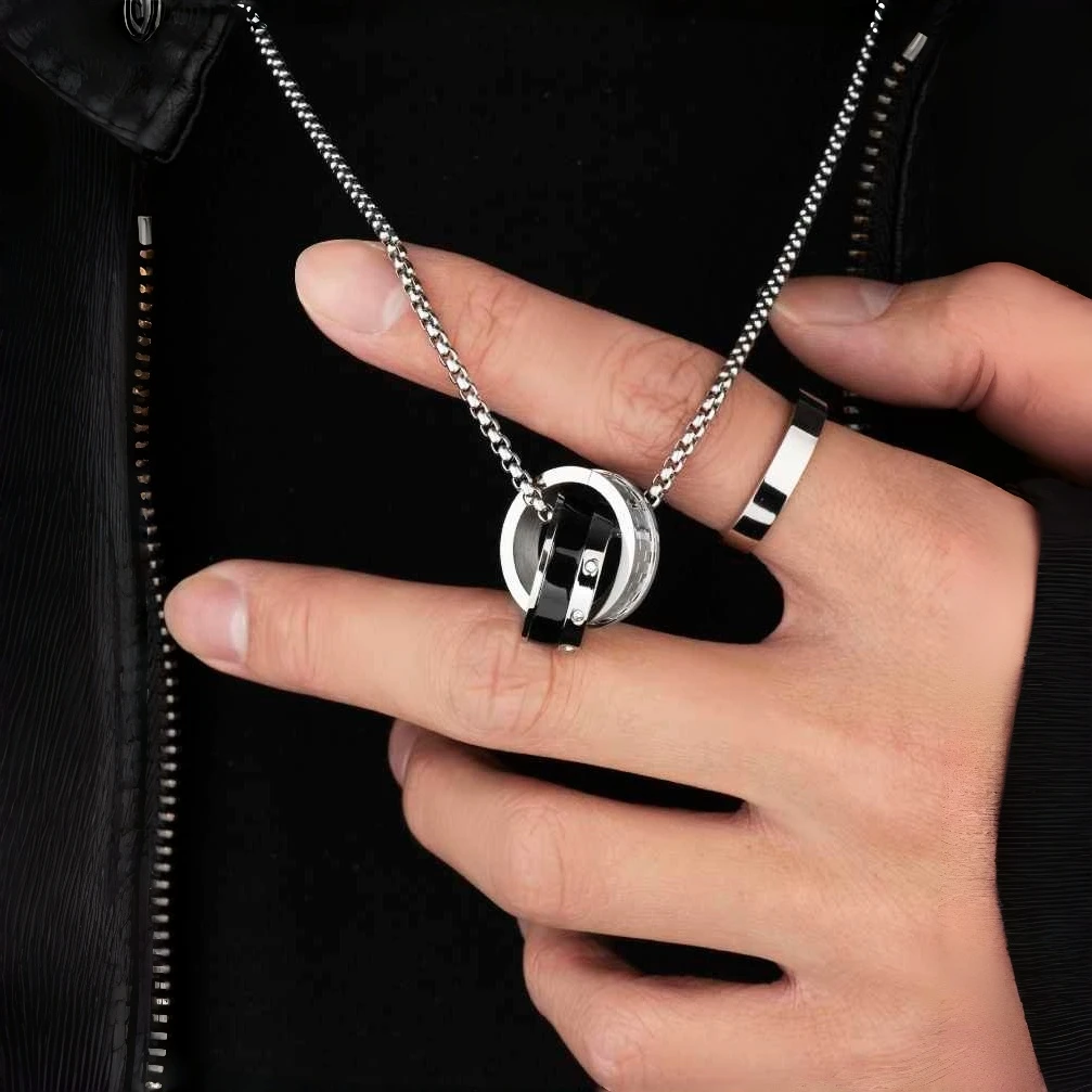 Retro-Doppelring-Anhänger-Halskette für Damen und Herren, luxuriöser Titanstahl, nicht verblassend, Pulloverkette, Hip-Hop-Paarschmuck, Kpop-Geschenk – Detail 7