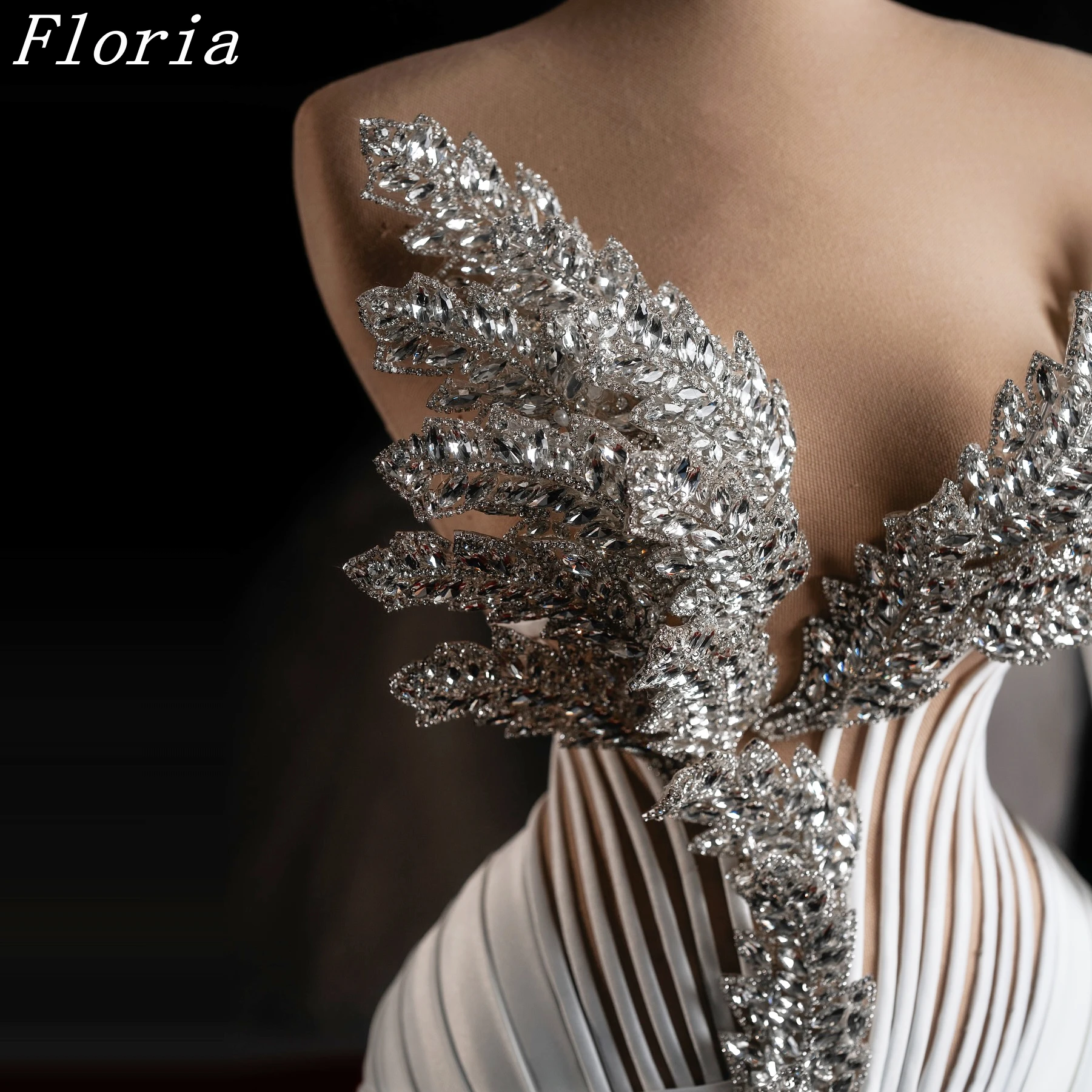 

Saudi Arabic Dubai 2025 Luxury Lace Wedding Dresses Beading Crystal Pearls Princess Bridal Gowns One Shoulder Customized