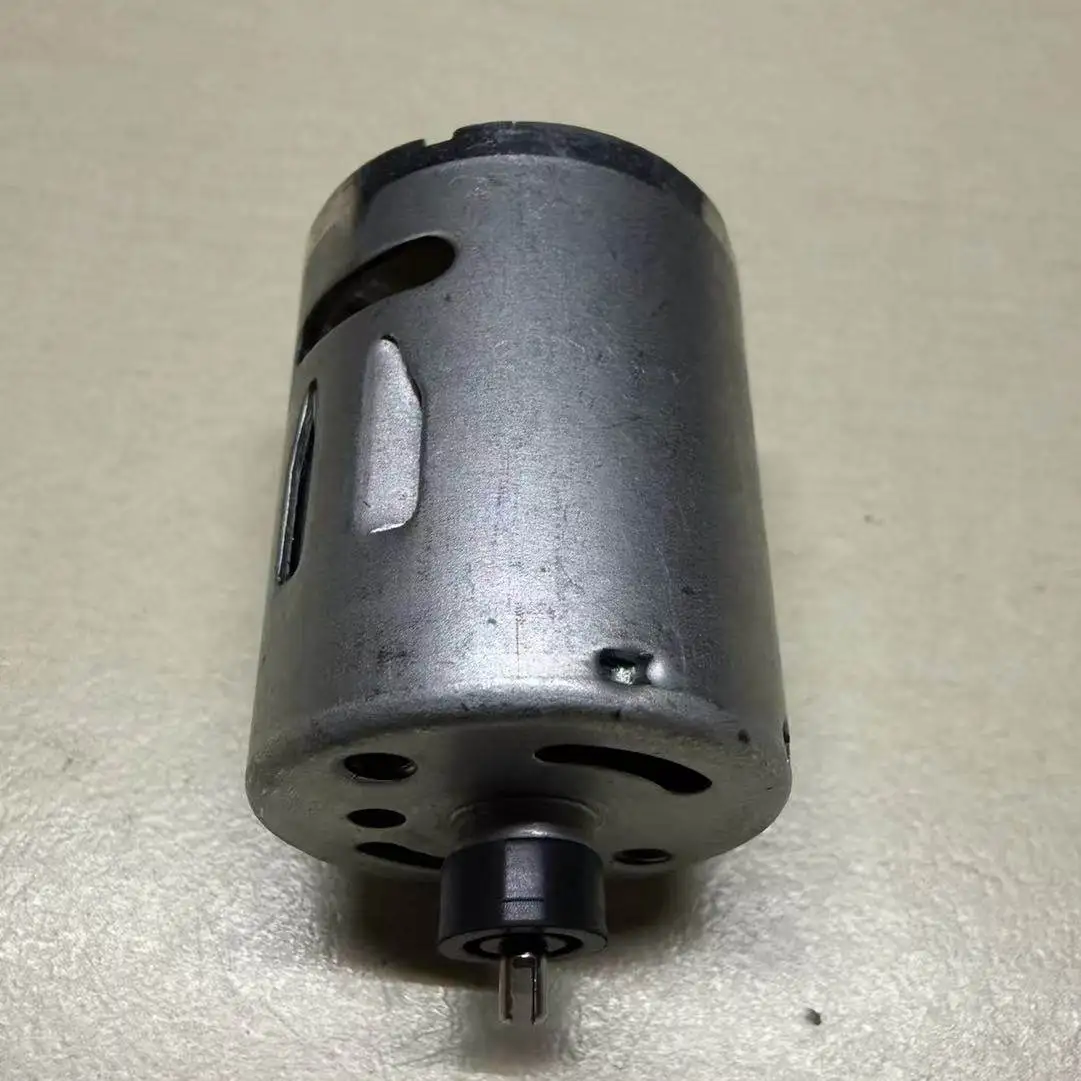 Miniature turbojet engine, 370 motor for oil pump and shaft oil seal