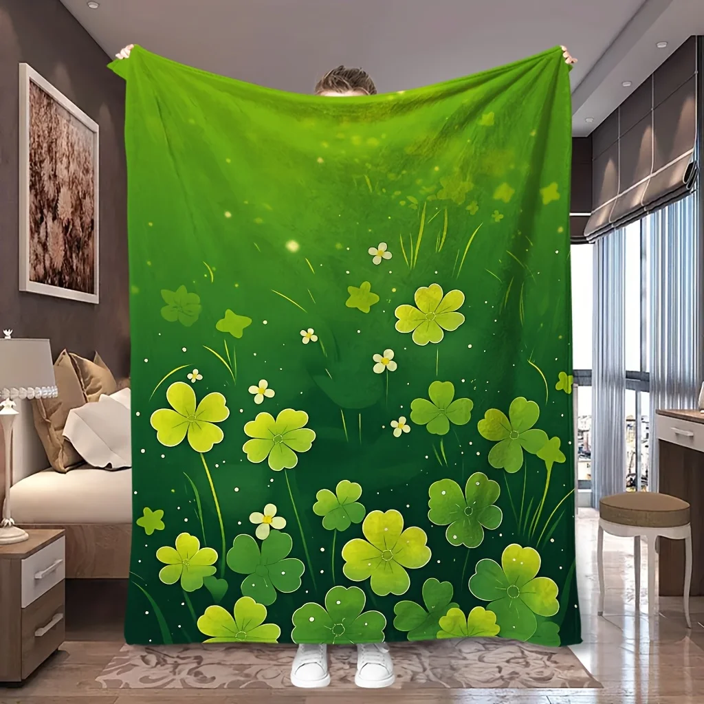 1pc Fresh Green Clover Field Scenery Print Flannel Blanket, Soft And Lightweight, Suitable for Blankets, Bed Covers, Living Room