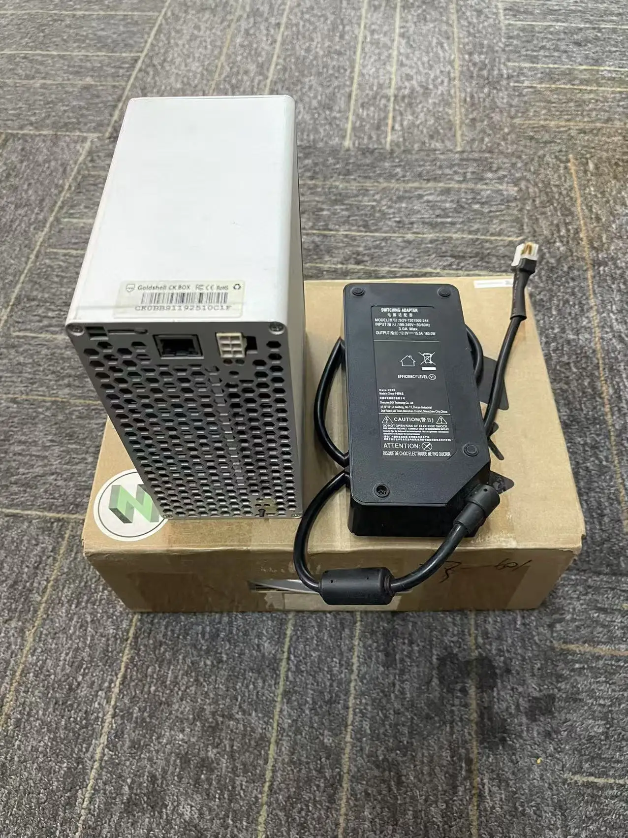 Used Goldshell CK Box Asic Miner 1050 Gh/s 215 W With PSU CKB Mining Machine for Digital Currency Extraction