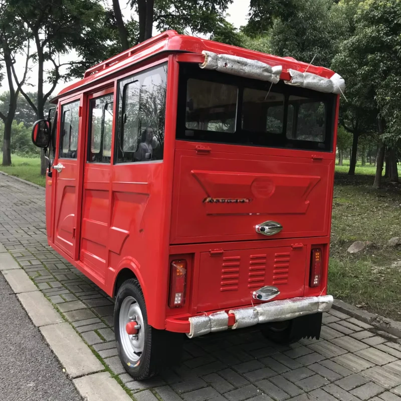 gasoline Tricycle Taxi enclosed 3 three wheel motorcycle with 150cc motor hot sale