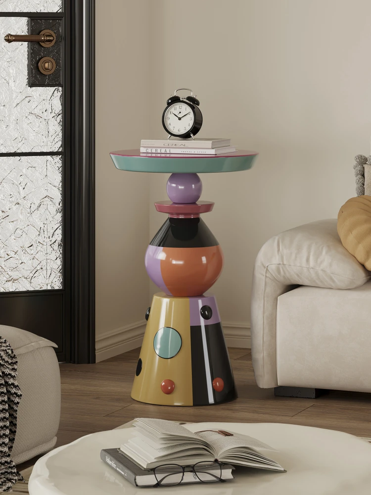 الدوبامين الحديث الطفولي الجانب غير المنتظم عدد قليل من ركن أريكة المنزل في غرفة المعيشة عدد قليل من خزانة الألوان المتحركة