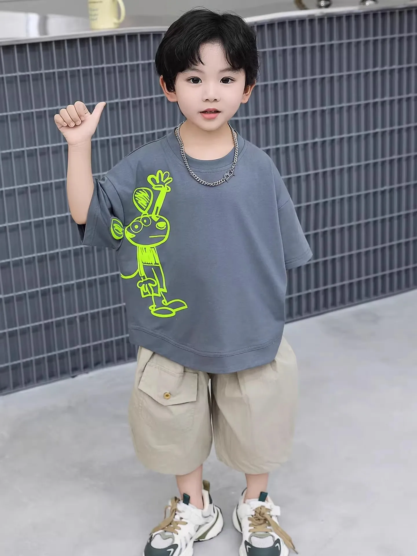 completo-estivo-per-bambini-con-maniche-corte-fresco-e-dinamico-abbigliamento-estivo-per-bambini-casual-traspirante-sottile-confezione-standard