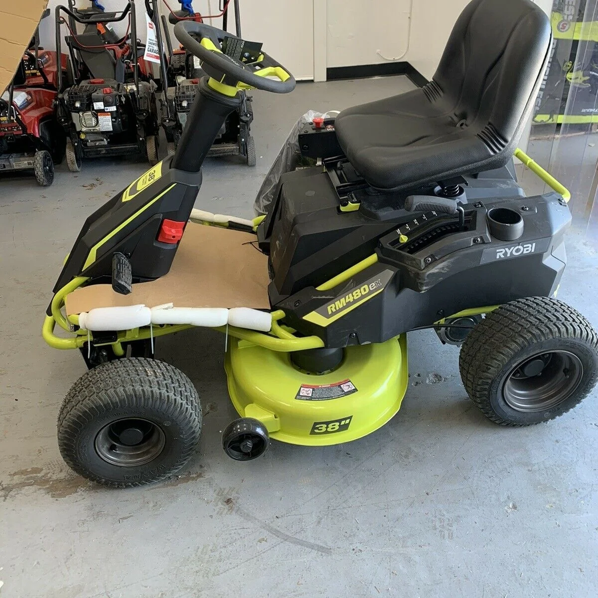 

Outdoor Activities RYOBI 38" RM480Ex 100Ah Battery Electric Riding La% wn Mo wer