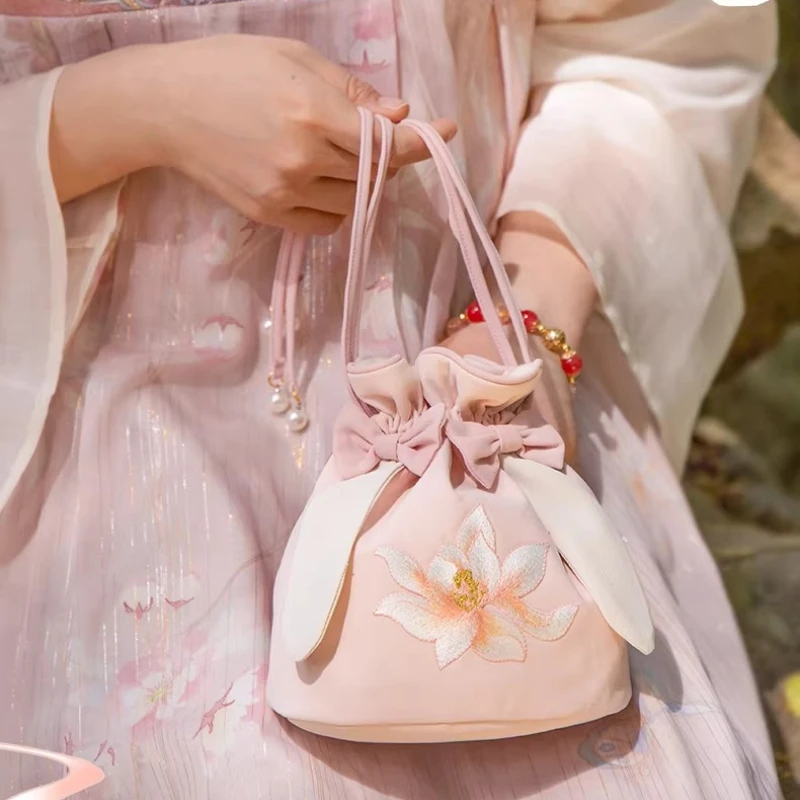 

Сумка-мессенджер женская с вышивкой в стиле ханьфу, большой вместимости, с вышивкой «Ландыши», в античном стиле, с элементами ханьской культуры, на плечо