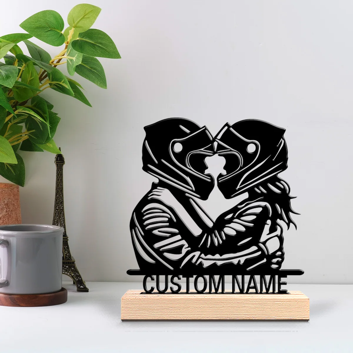 1pc Fashion Personalized Custom Motorcycle Couple Metal Statues Metal Art with Wooden Base with a Male Theme, Desktop Decoration