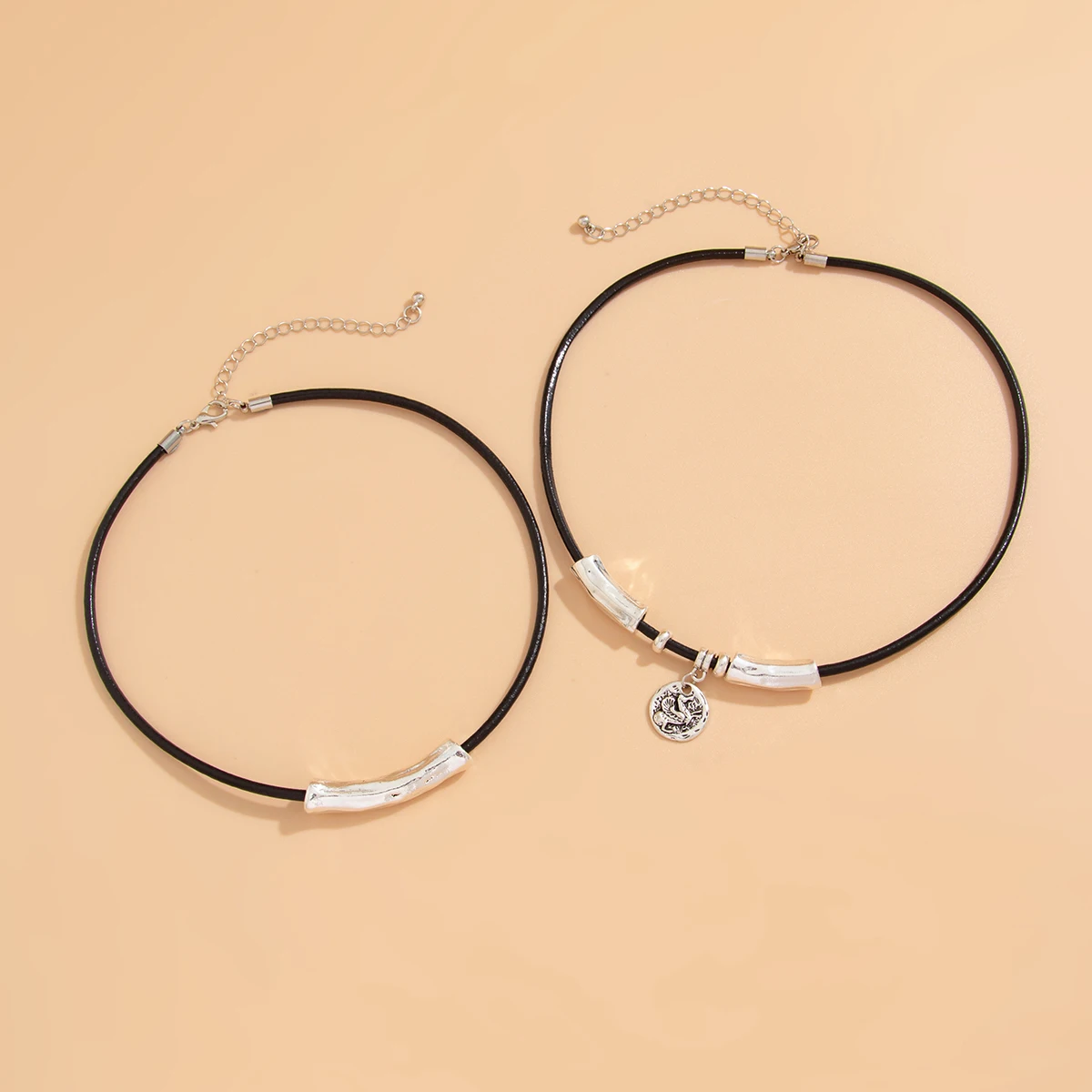 Lacteo 2pcs/set Ethnic Vintage Animal Relief Pendant Necklace Woman Leather Wax Thread Clavicle Choker Neck Aesthetic Jewelry