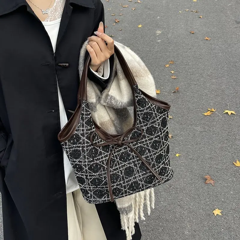 

Женская сумка через плечо 2025 года, черный кошелек под мышками, модная пригородная сумка, универсальная сумка «день-ночь», минималистичная сумка через плечо ​