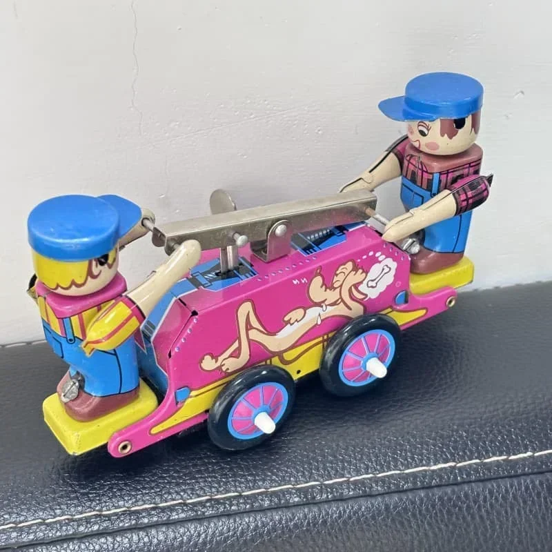 [Grappig] Klassieke collectie Retro Clockwork Wind up Metal Walking Tin Hendel auto spoorweg vrachtwagen werknemers Mechanisch speelgoed kindercadeau