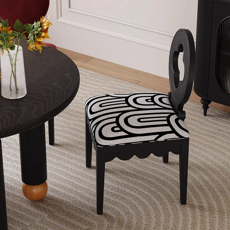 เก้าอี้ทานอาหารสไตล์ยุคกลาง เก้าอี้แต่งตัวสไตล์ฝรั่งเศสวบิซาบิ เก้าอี้พักผ่อนแบบมีพนักพิงสำหรับคาเฟ่