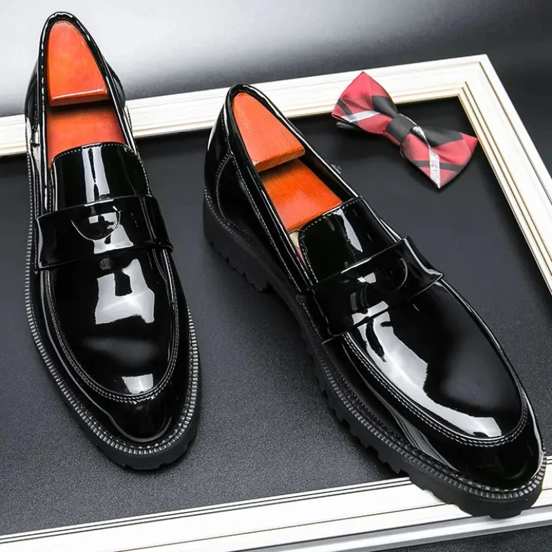 

Men's Vintage Black Derby Shoes Lace-Up Loafers Round Toe British Office Low-top Dress Shoes for Business