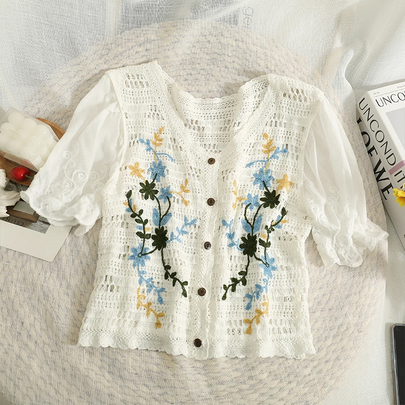 OUMEA Women Floral Embroidery Blouse Cotton Crochet Inserted Buttons Front Cardigans Puff Sleeve Patchwork Vintage Beach Tops