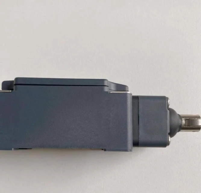 

New original Pizzato FP515-M2K70 limit switch