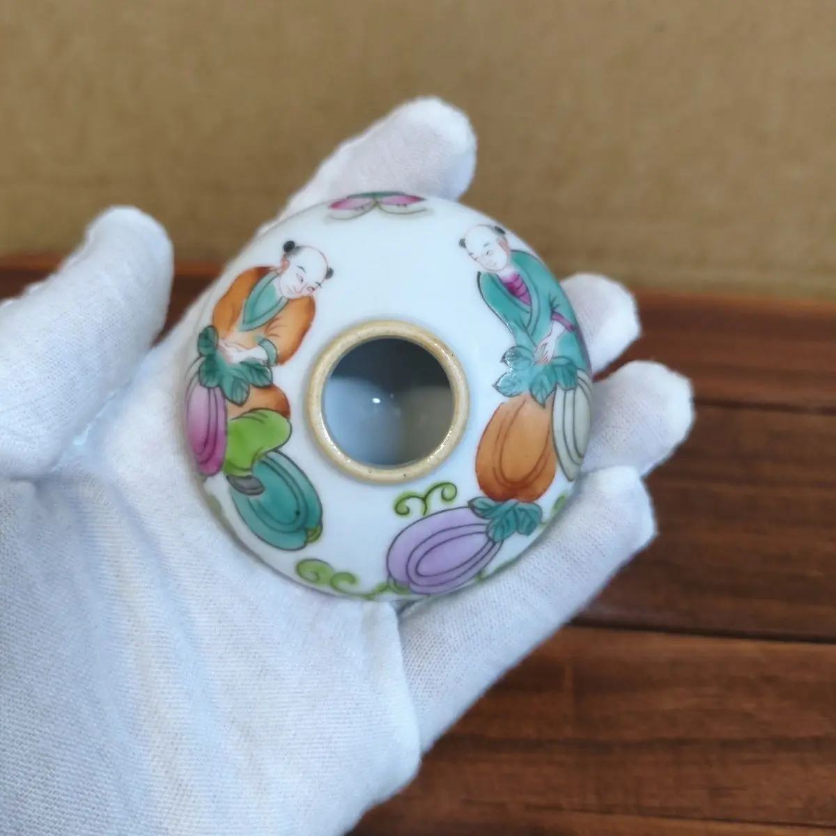 Antique Style Old Collection Character Painting Water Jar Melon Fruit Baby Play Pattern Decorative Jar Box