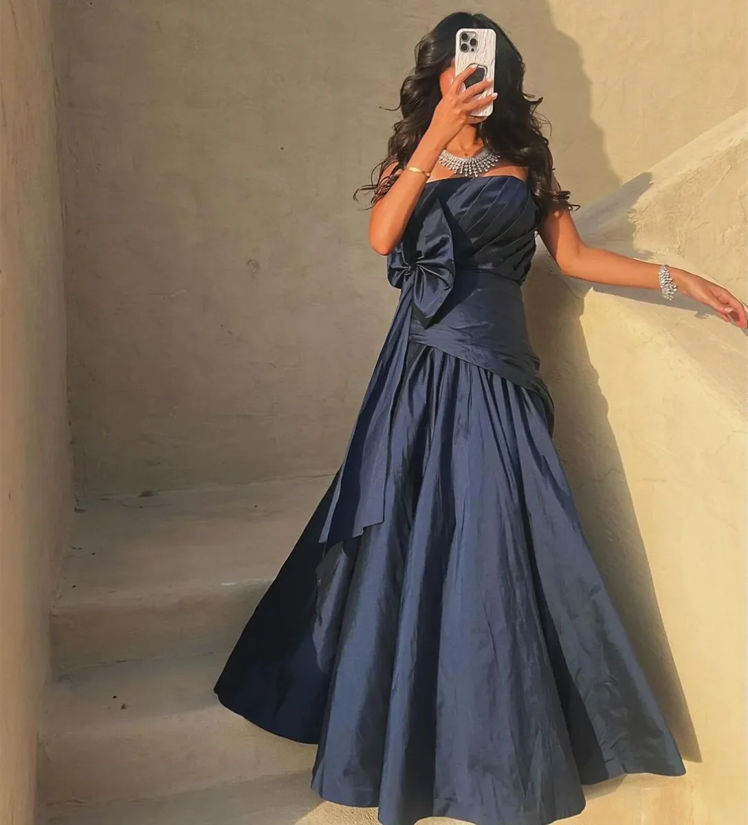 

Customized Vintage Long Arabic Evening Dresses With Hand Made Flower A-Line Strapless Floor Length Pleated Prom Dresses For Wome