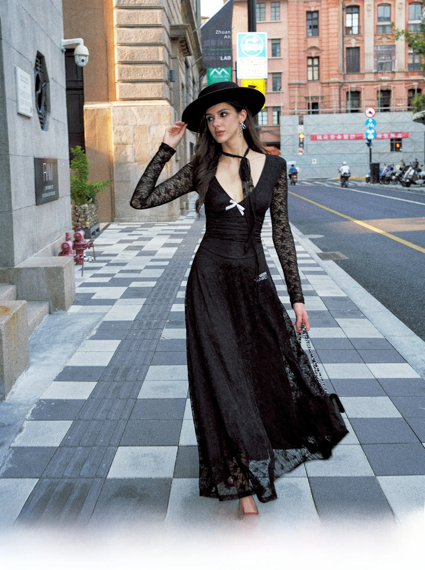 

Повседневная юбка миди с V-образным вырезом, кружевными вставками и ажурными элементами, облегающая, в стиле «спайси гёрл»