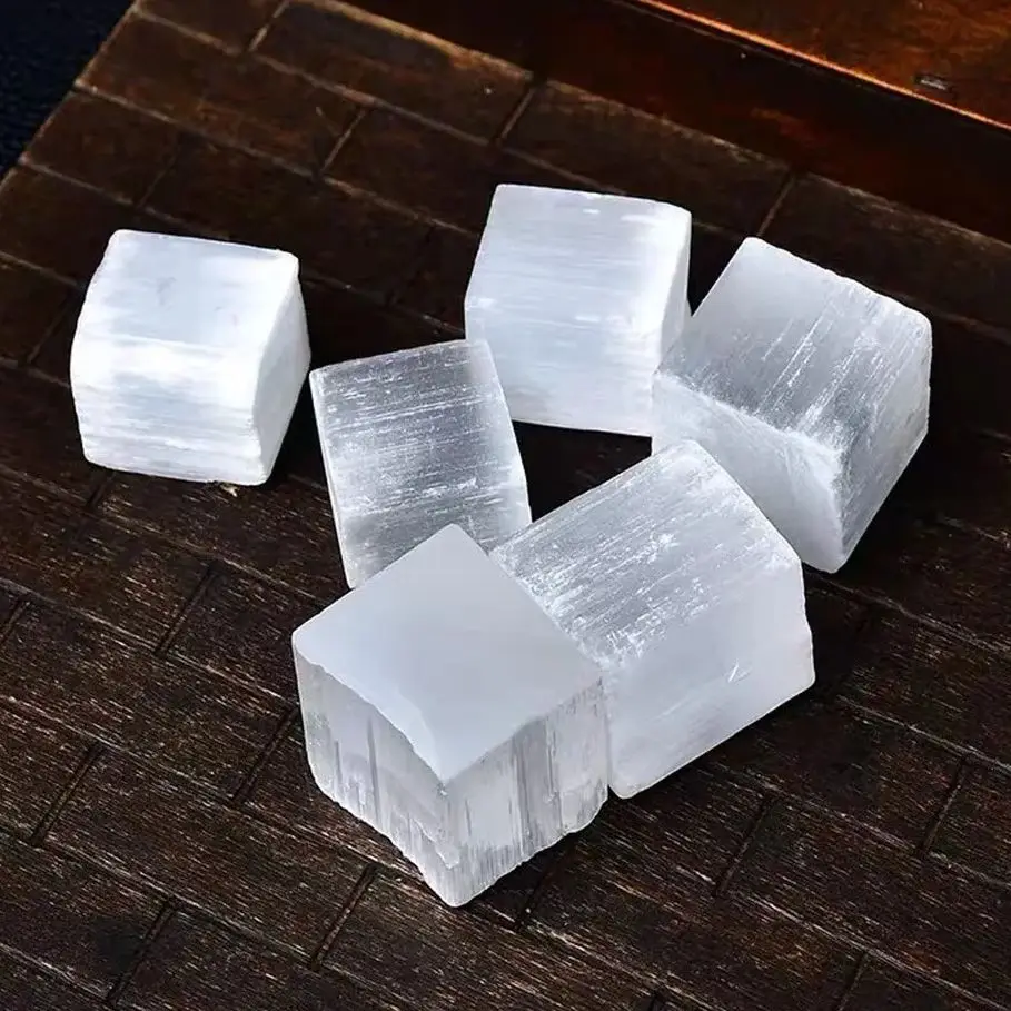 1/3Pcs Natural White Selenite Cube Crystals Tumbled Stones Reiki Healing Hand Carved Mineral Specimen Display Decoration