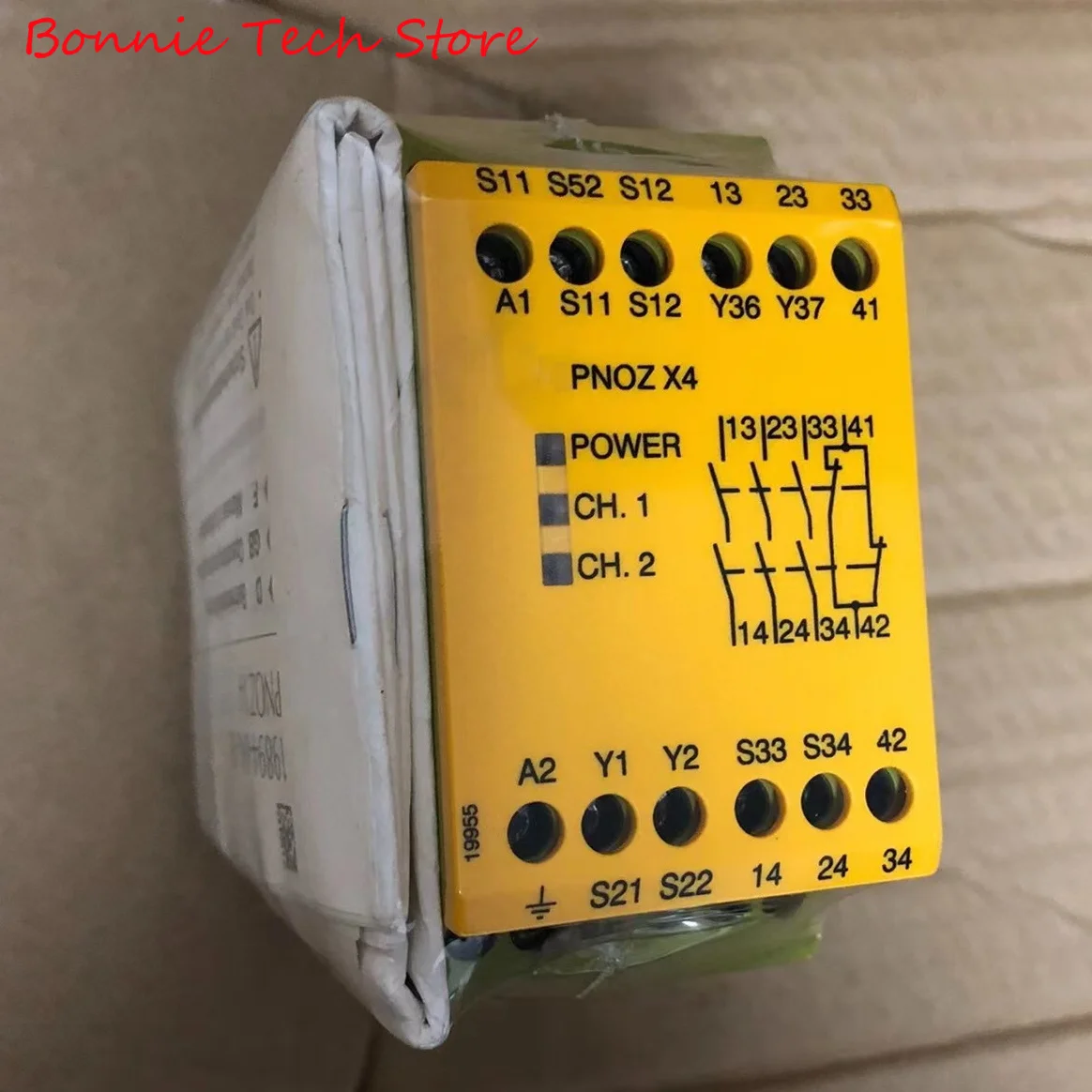 774738 for PILZ Safety relay (standalone), PNOZ X4 230VAC 3n/o 1n/c