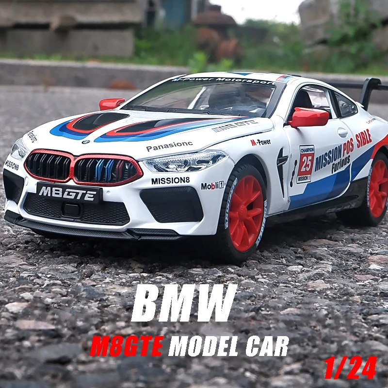 BMW M8 GTE Race Alloy Car Model, Modelo Diecast, Luz Sonora, Pull Back Toy, Computador Ornamentos Decorativos, Brinquedos para Crianças Presente, 1:24