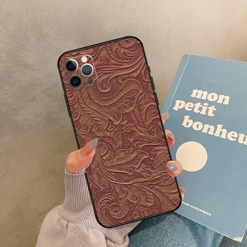 حافظة غربية مزودة يدويًا لهاتف آيفون 17 Air 13 16 15 11 12 14 Pro Max 13 mini XR 15 16 Plus 16e غطاء خلفي