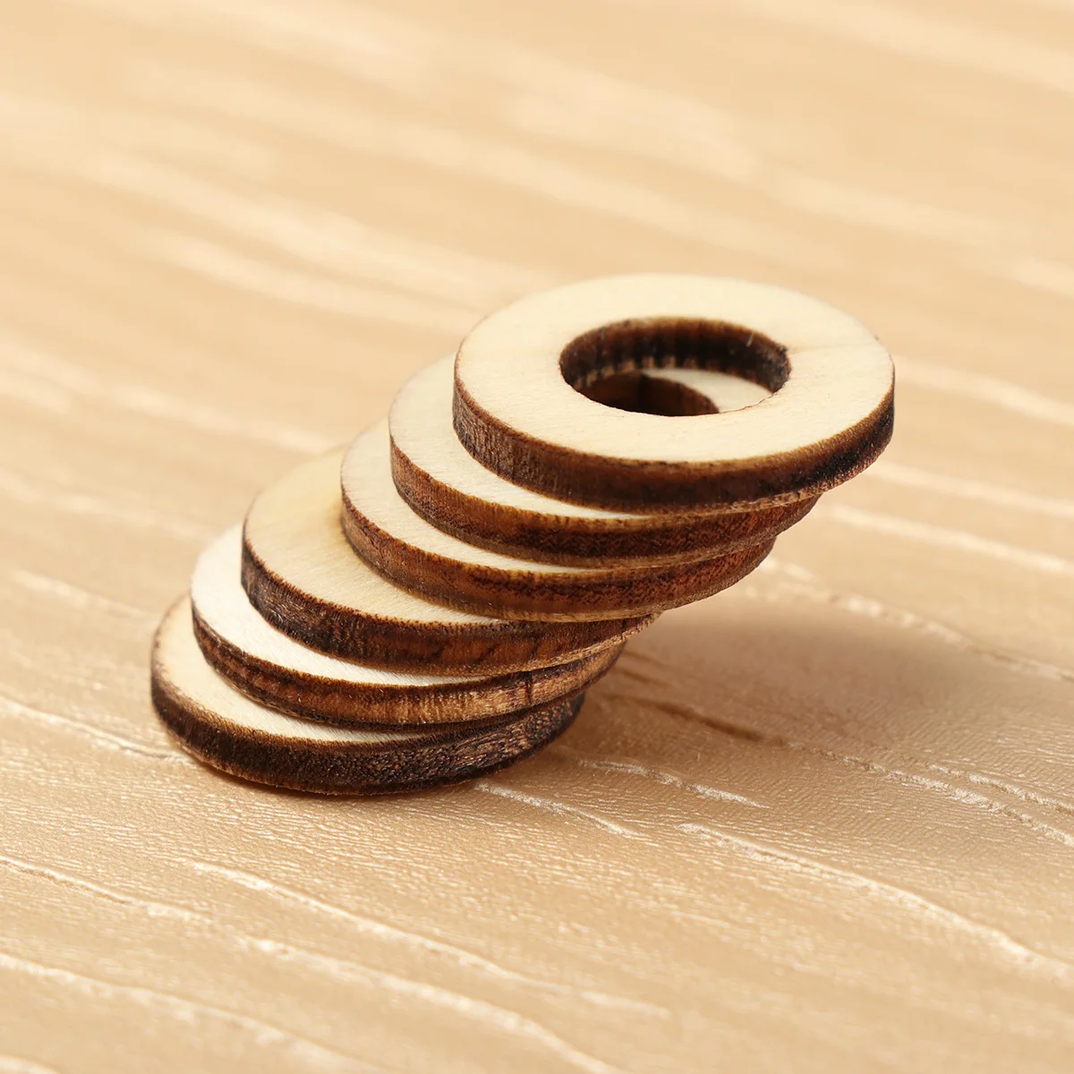 

200Pcs Wood Circle Embellishments Natural Color 2cm Round Wooden Slices for DIY Crafts Scrapbooking Wedding Christmas Decor