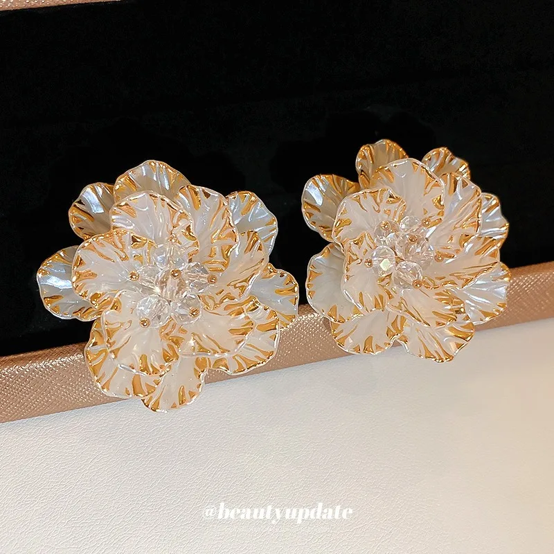 White And Gold Alternating Flower Earrings For Women 2024 Trending Sweet Crystal Stud Earring New In Jewelry Girls Gifts