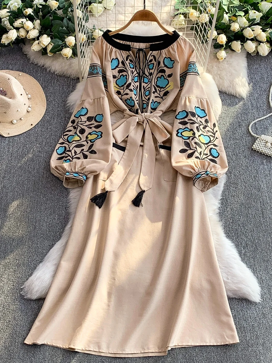 Retro Heavy Embroidery round Neck Lantern Sleeve Dress Women's Autumn Winter Waist Cinching Long Over-Knee Dress Ethnic Style