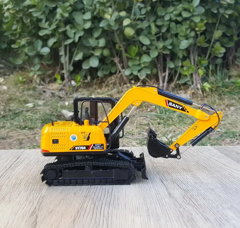 1:35 SANY SY75C-9 Excavator Simulated Alloy Vehicle Model Gifts Souvenir Toys