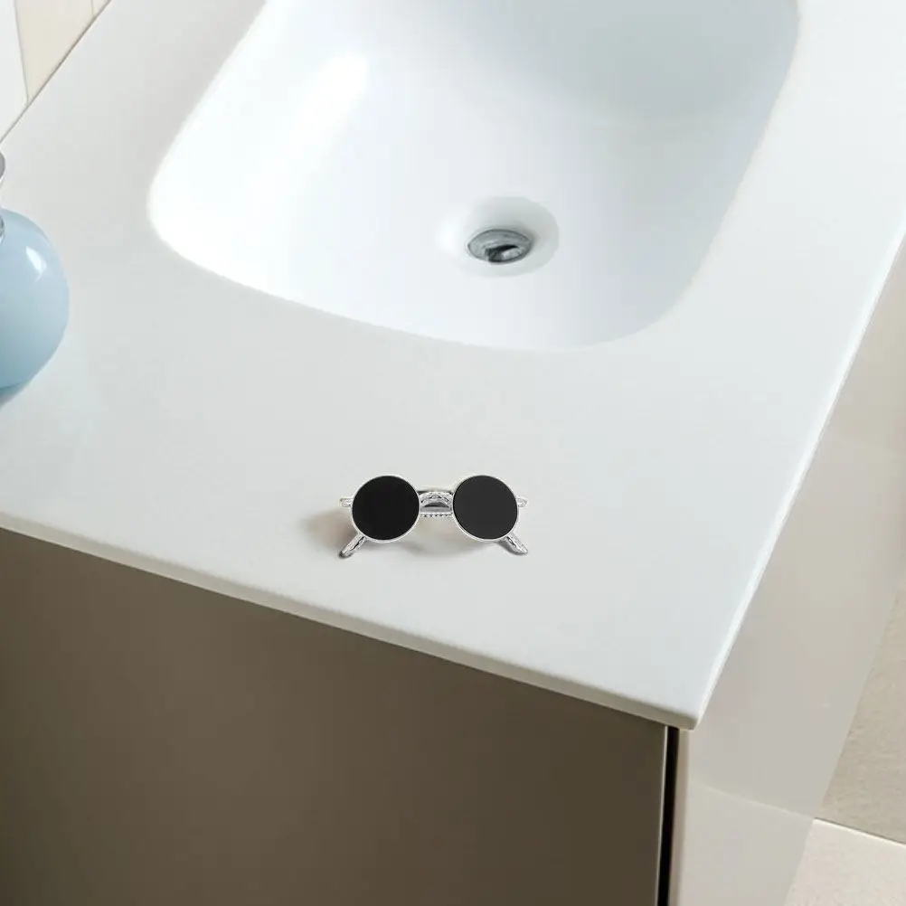 

2Pcs Funny Sunglasses Hairpins Metal Alligator Clips Small Decorative Clips for Creative Casual Hairstyle Fashion Hair