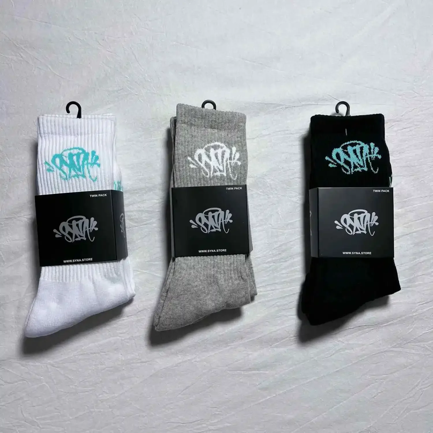 

2024 British Style Syna Synaworld Four Seasons Universal Street Embroidery Casual Cylinder Towel Socks Two Pair Set