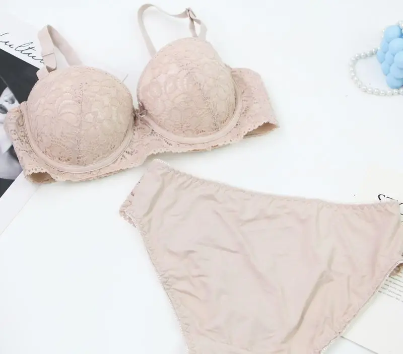 2025 nuevo sujetador con aros de punto Floral para mujer correas ajustables encaje Copa BC ropa interior Push Up minimizador lencería acolchada
