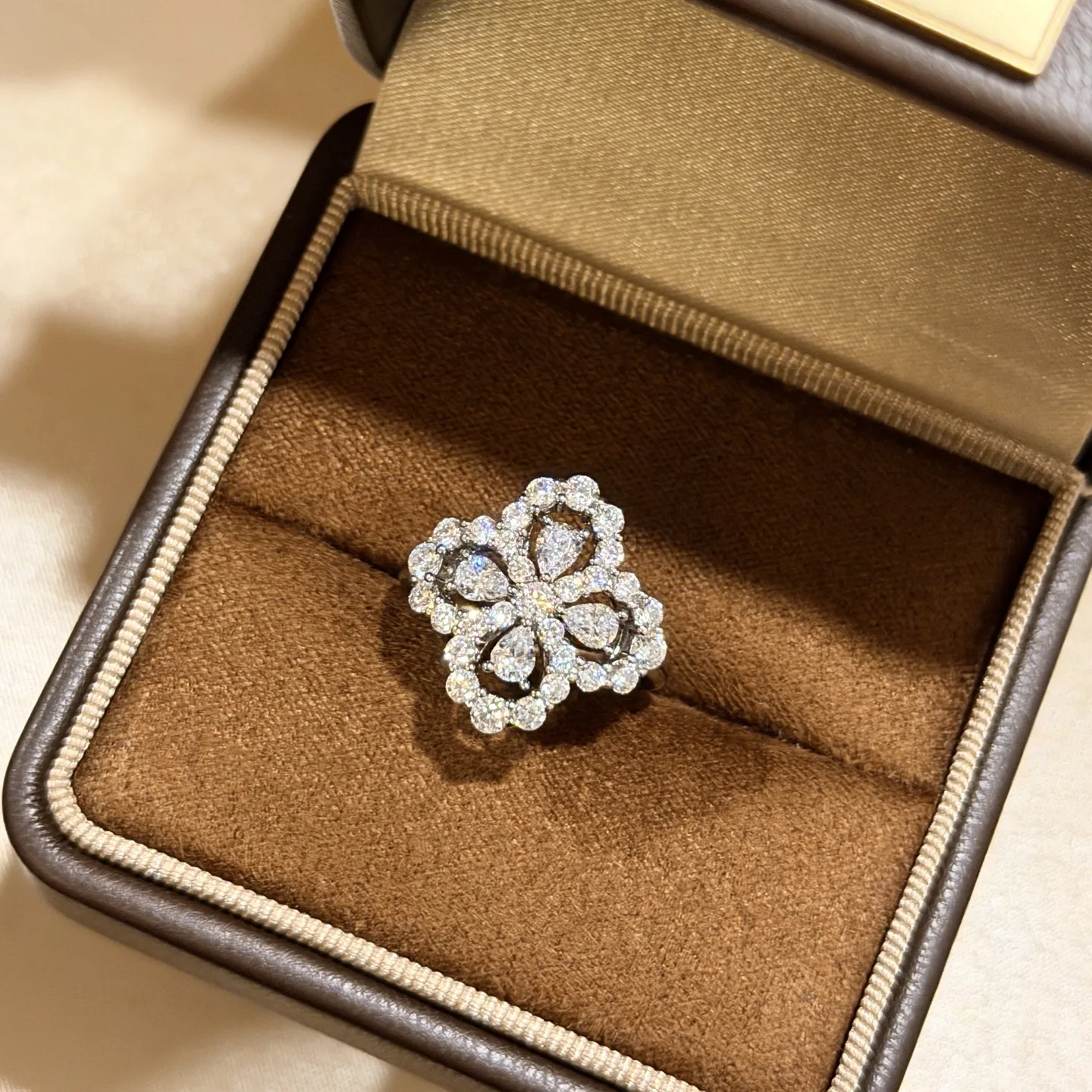 Trendy Real 925 Sterling Silver Rings For Women Gift Dazzling Clover Cubic Design 5a Zircon Ring Luxury Fine Jewelry