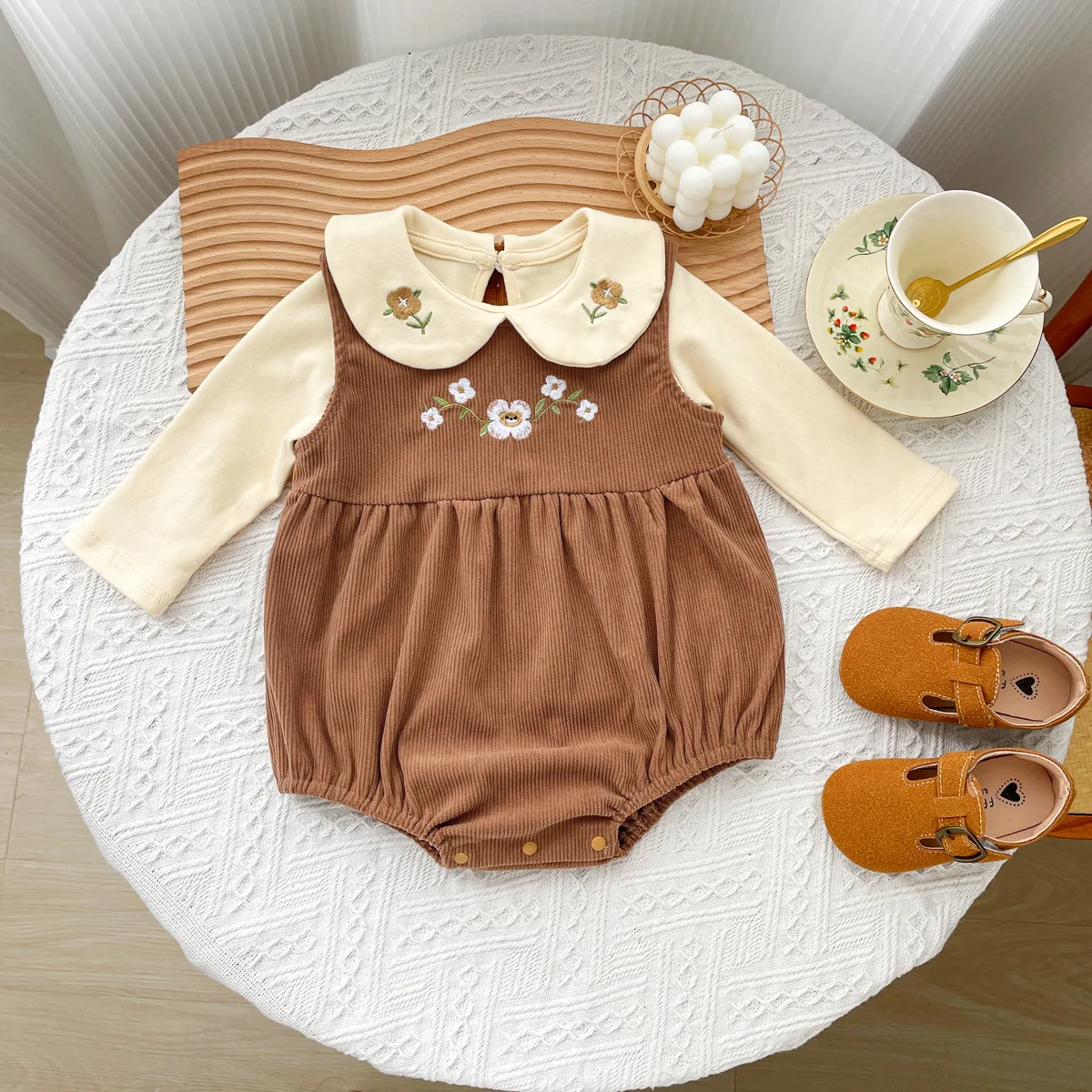 

Baby Jumpsuit for Spring and Autumn, 2-Piece Set of Baby Overalls, Long-Sleeved Shirts, Embroidered Coverings, Crawling Clothes