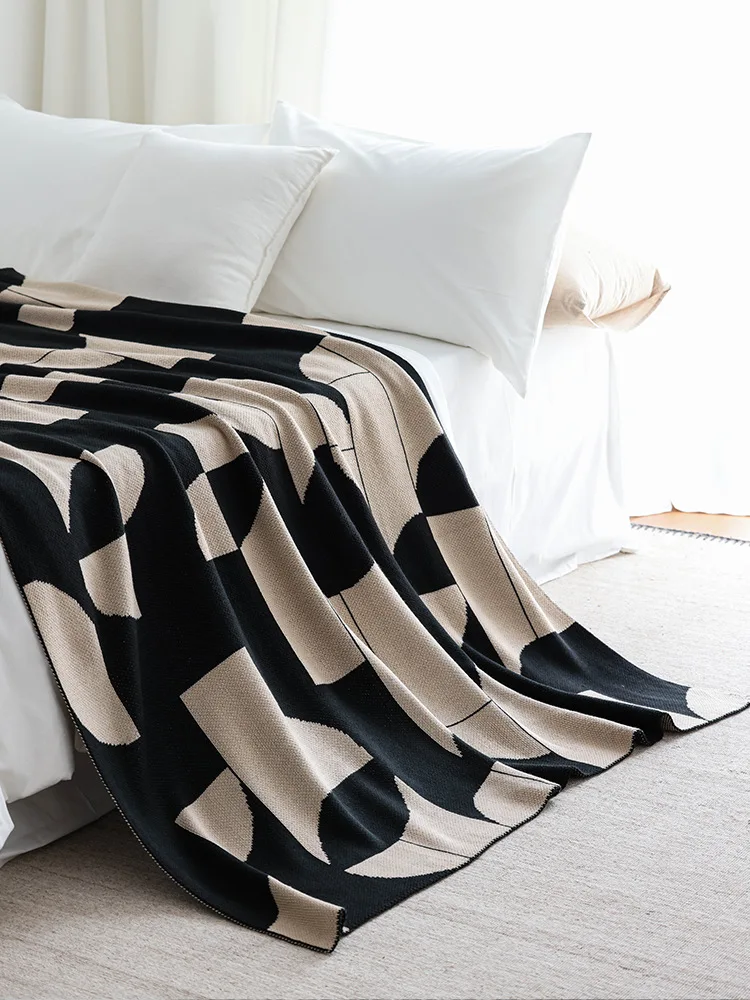 Nordic Geometric Throw Blanket Knitted Sofa Cover Home Decorative Cover Luxury Nap Bed Blanket Black And Coffee Soft Shawl Warm