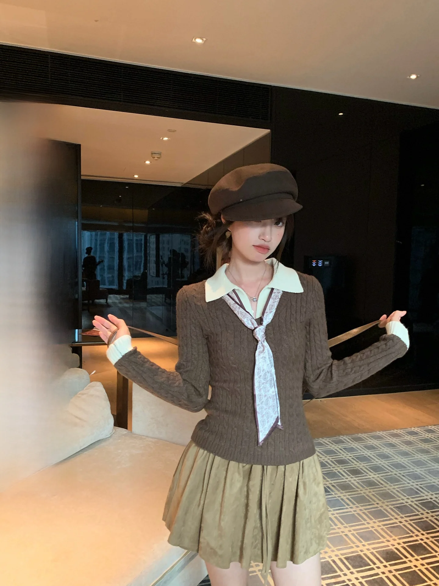 

Женский вязаный свитер с длинным рукавом на осень-зиму, кофейного цвета, с высоким воротником, теплый, модный, приталенный крой