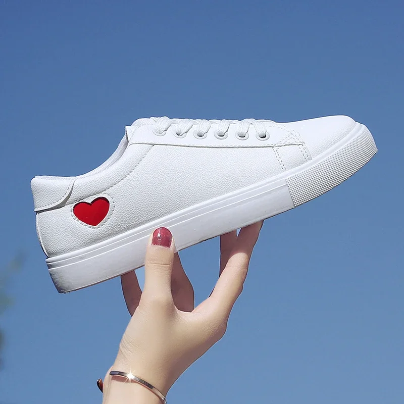 Spring  Autumn Woman Shoes Fashion New Woman PU Leather Shoes Ladies Breathable Cute Heart Flats Casual Shoes White Sneaker