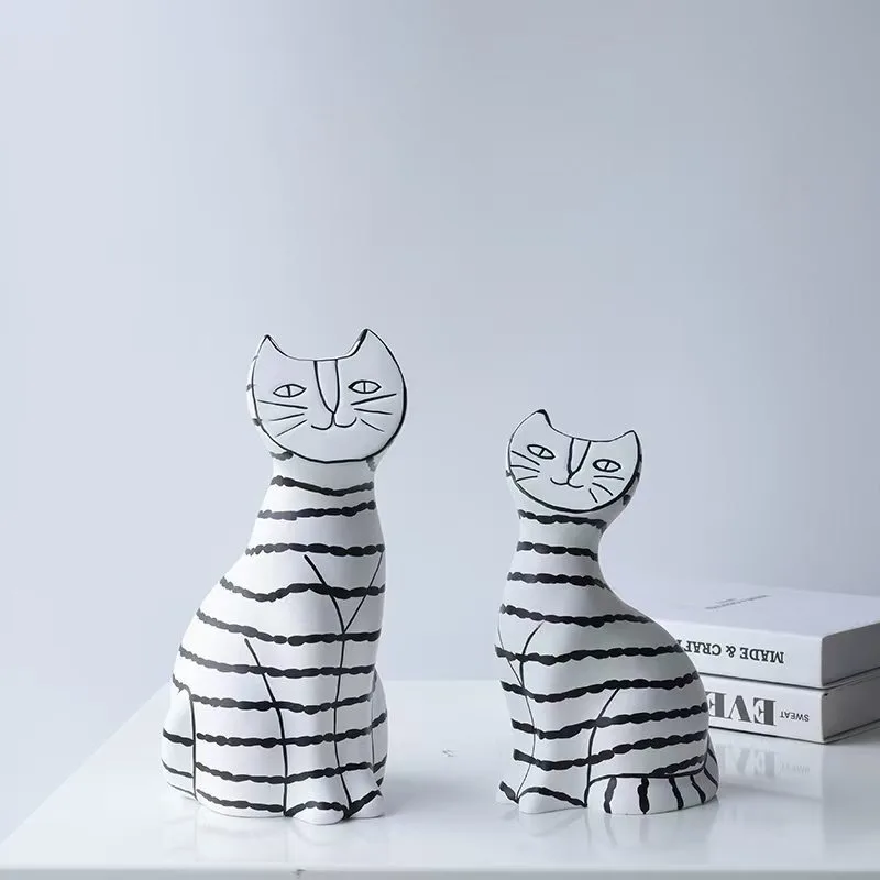 

Modern Minimalist Black and White Striped Cat Nordic Hand-Painted Resin Cat Ornament Bedroom Study Decoration Cute Ornament FYFM