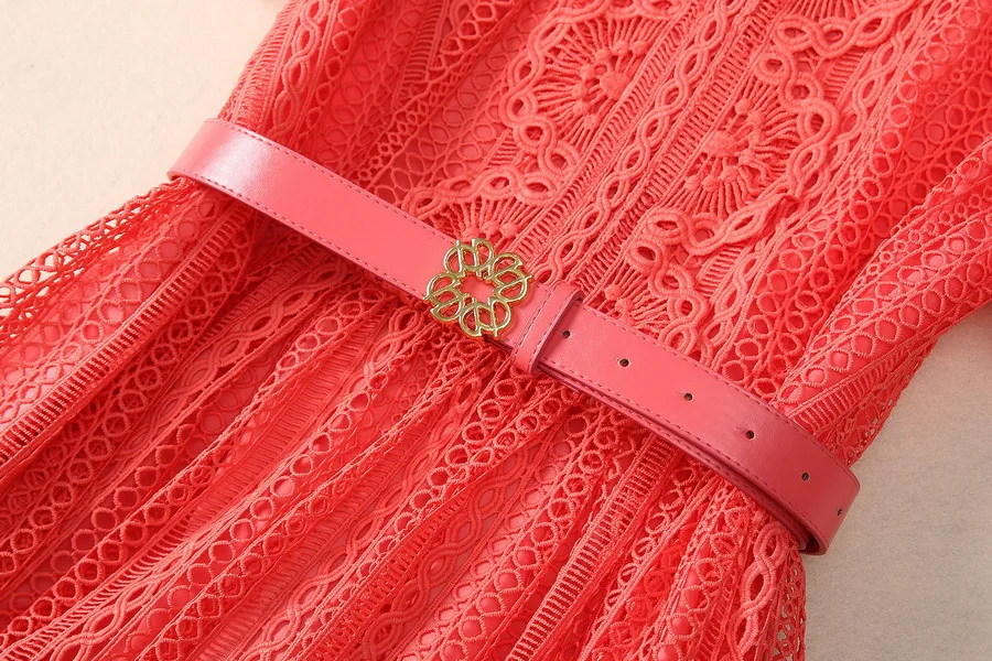 女性のラウンドネックプリーツドレス、半袖、くり抜かれた、フックの花、ベルト、ヨーロッパとアメリカの服、夏の新しいファッション