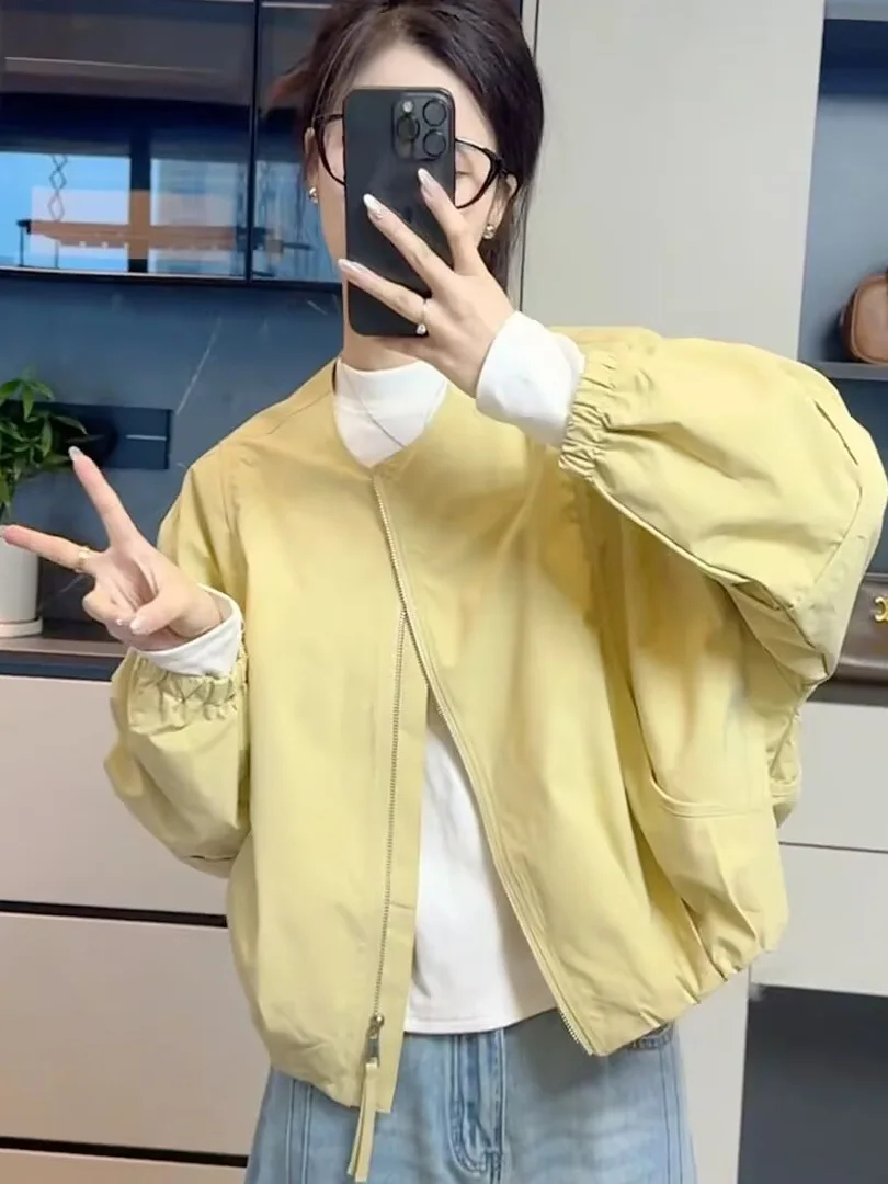 Casual Loose Baseball Style Short Jacket Women's round Neck Versatile Outerwear Spring 2026 New Fashion Trendy Top