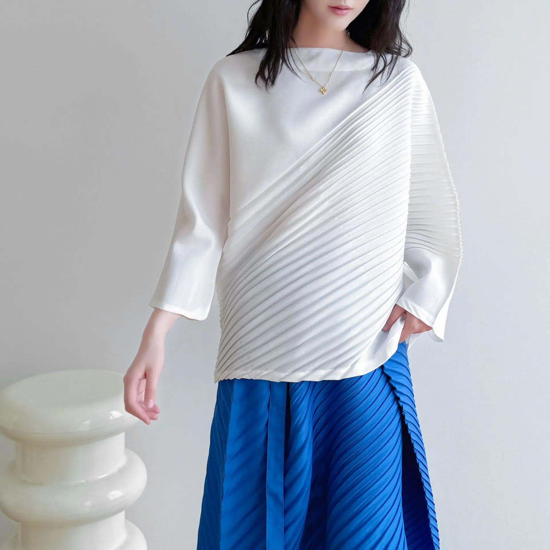 

Новинка весны 2026, высококачественная женская сложенная футболка Miyake, однотонная, нерегулярная, свободная, большого размера, стильный повседневный женский топ