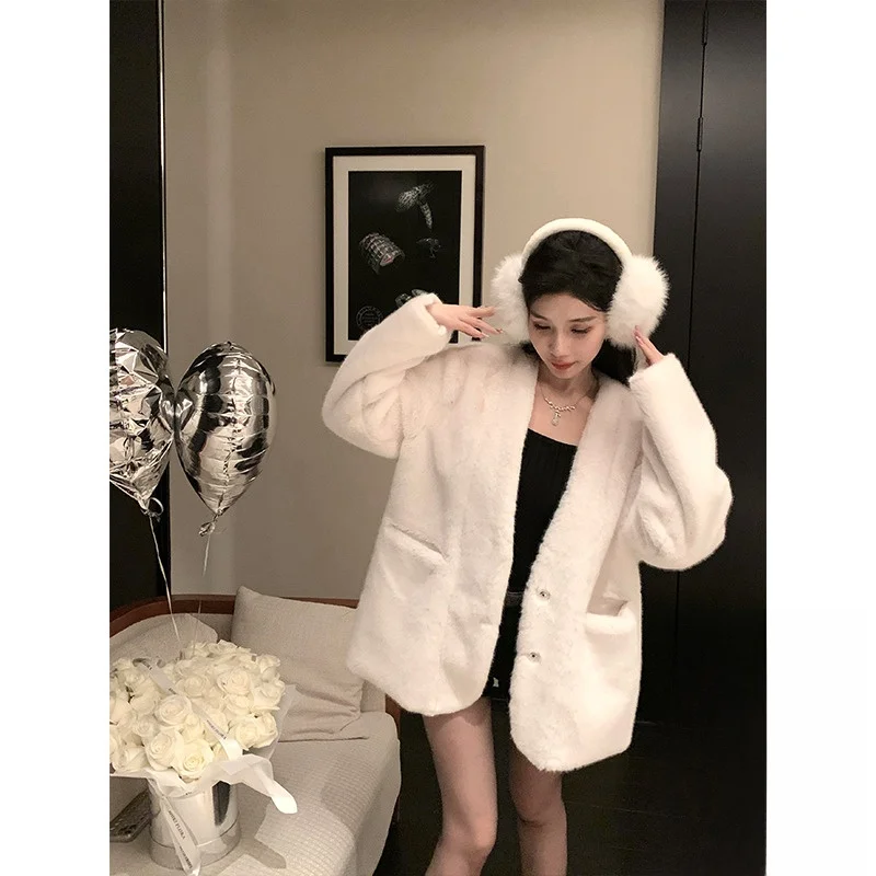 

Kubiliv White V-Ne Faux Fur Jaet Smooth Soft Warm Eco-Friendly Luxury Coat for Young Women Winter Collection