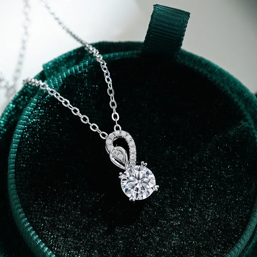 Lumira Stylish Classic Four-Prong Platinum PT950 Jewelry 1-Carat Moissanite Necklace Pendant for Women Exquisite Jewelry Gifts
