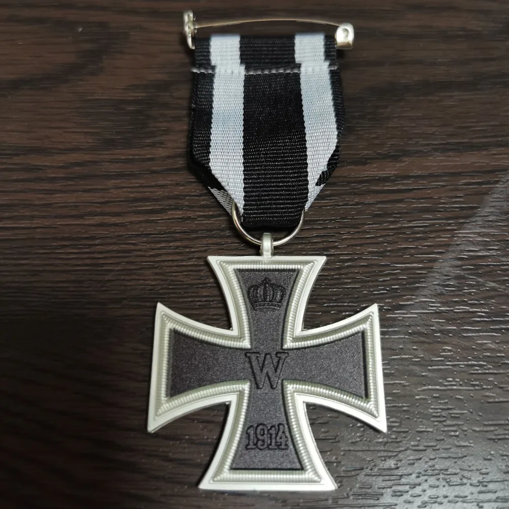 Souvenir German 1914 Iron Cross Medal Merit Badge Brooch Pins Collectibles Clothes, Bags, Chest Decorations